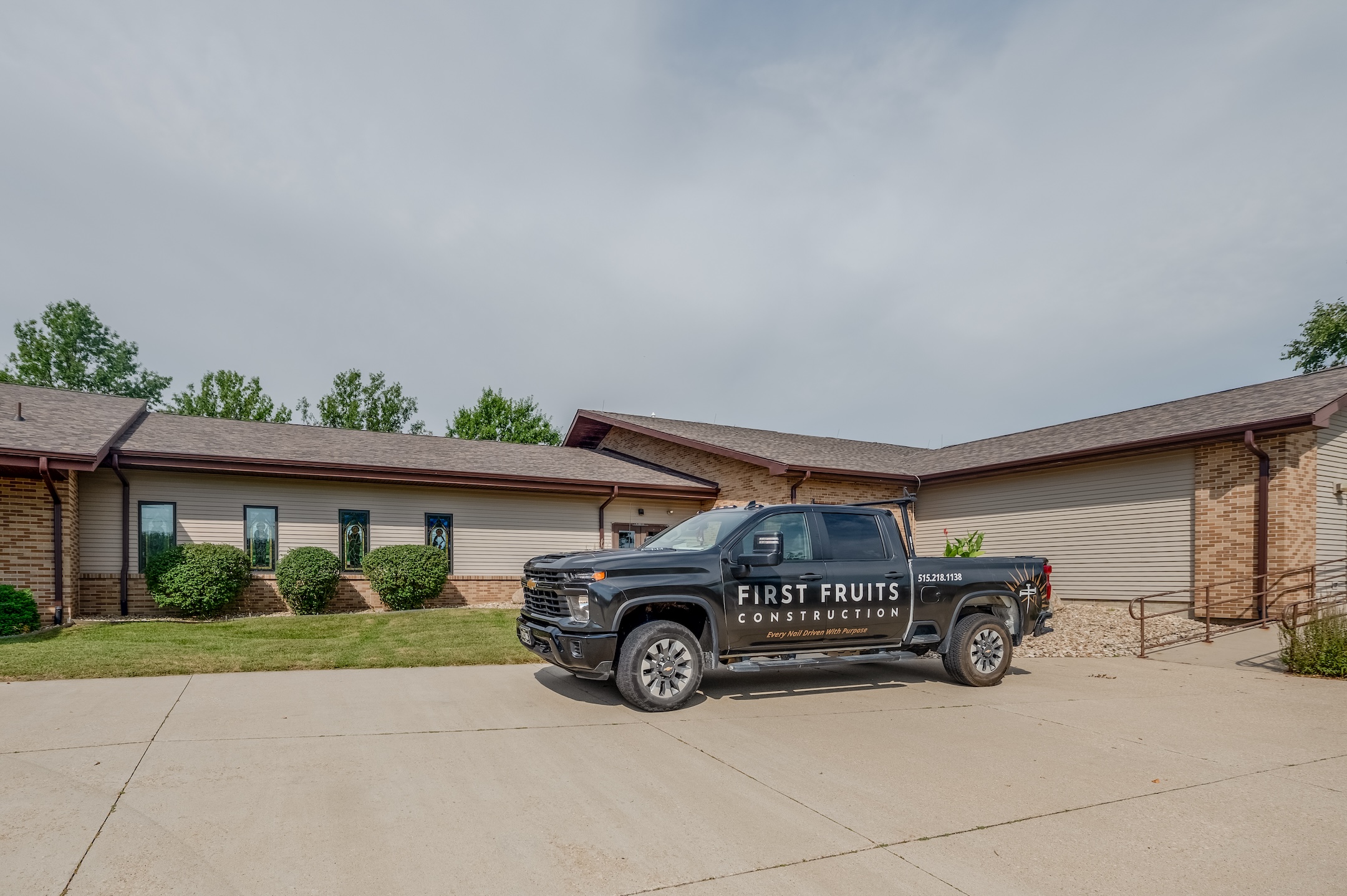 asphalt roofing install